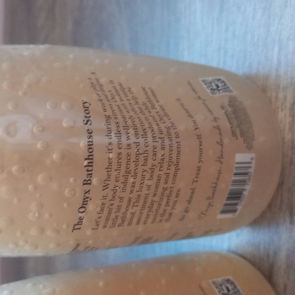 Onyx Bathhouse Bubble Bath 2 bottles. Champagne Wishes with Moroccan Oil 16oz. - Picture 5 of 6
